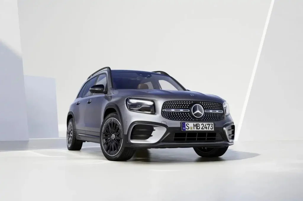 2025-Mercedes-Benz-GLB-Class-7