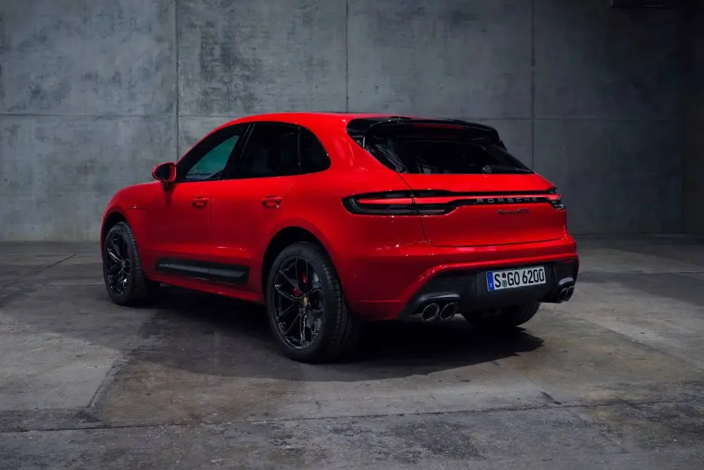 2025-Porsche-Macan-11