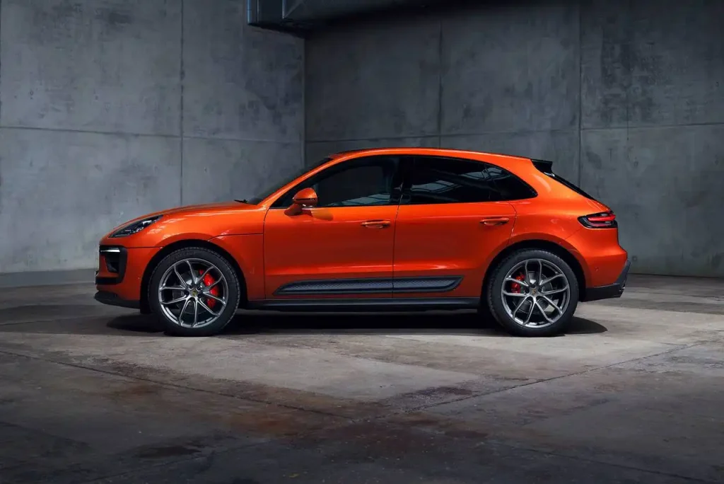 2025-Porsche-Macan-15