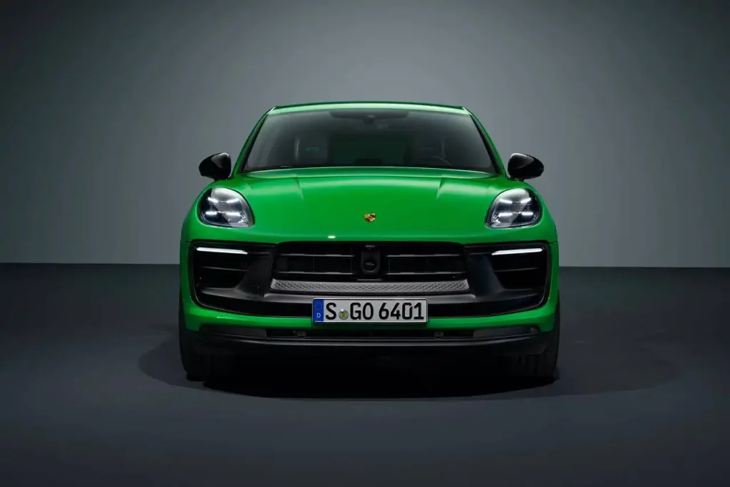 2025-Porsche-Macan-17