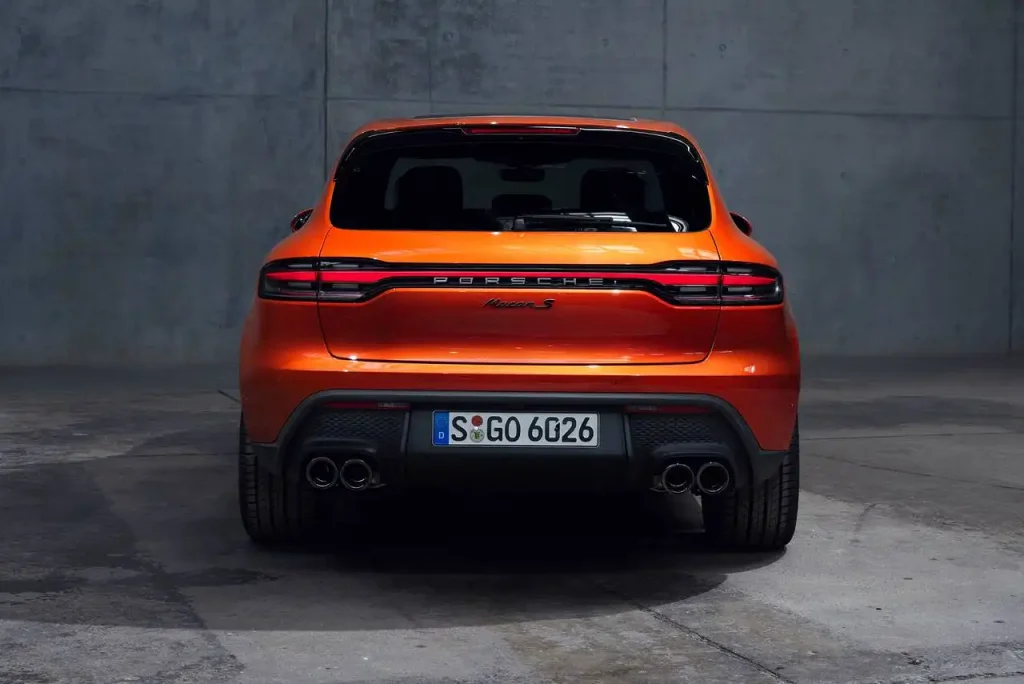 2025-Porsche-Macan-20