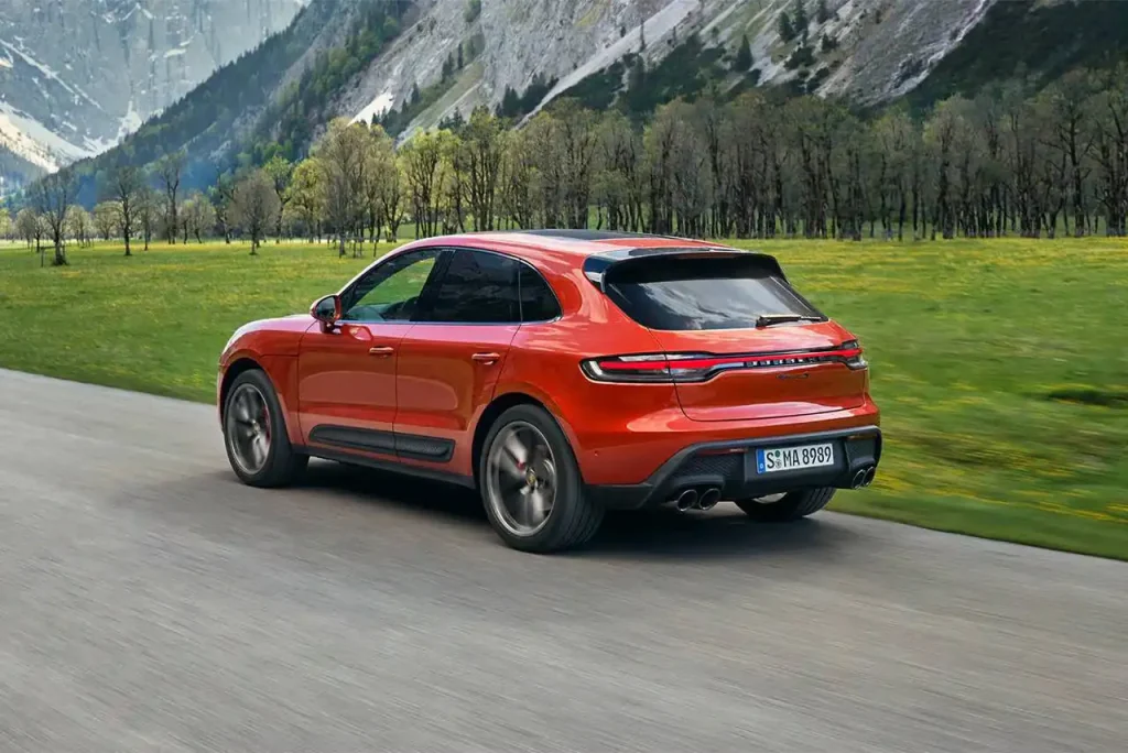 2025-Porsche-Macan-26