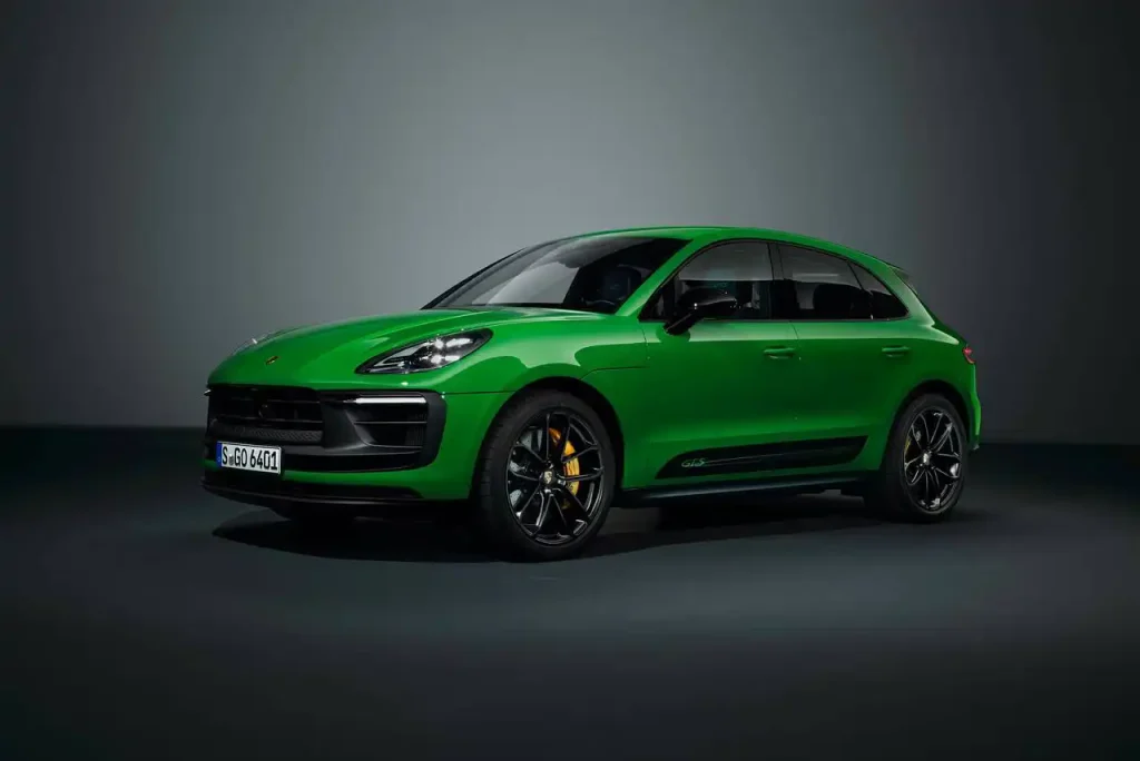 2025-Porsche-Macan-4