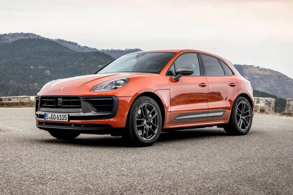 2025-Porsche-Macan-8