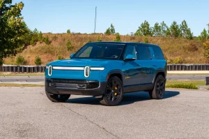 2025-Rivian-R1S-1