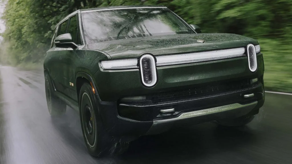 2025-Rivian-R1S-16