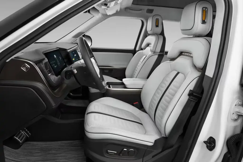 2025-Rivian-R1S-26