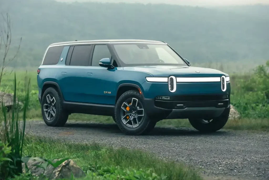 2025-Rivian-R1S-3