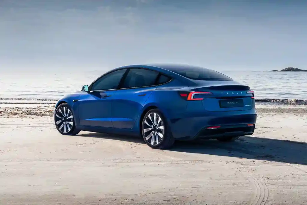 2025-Tesla-Model-3-13