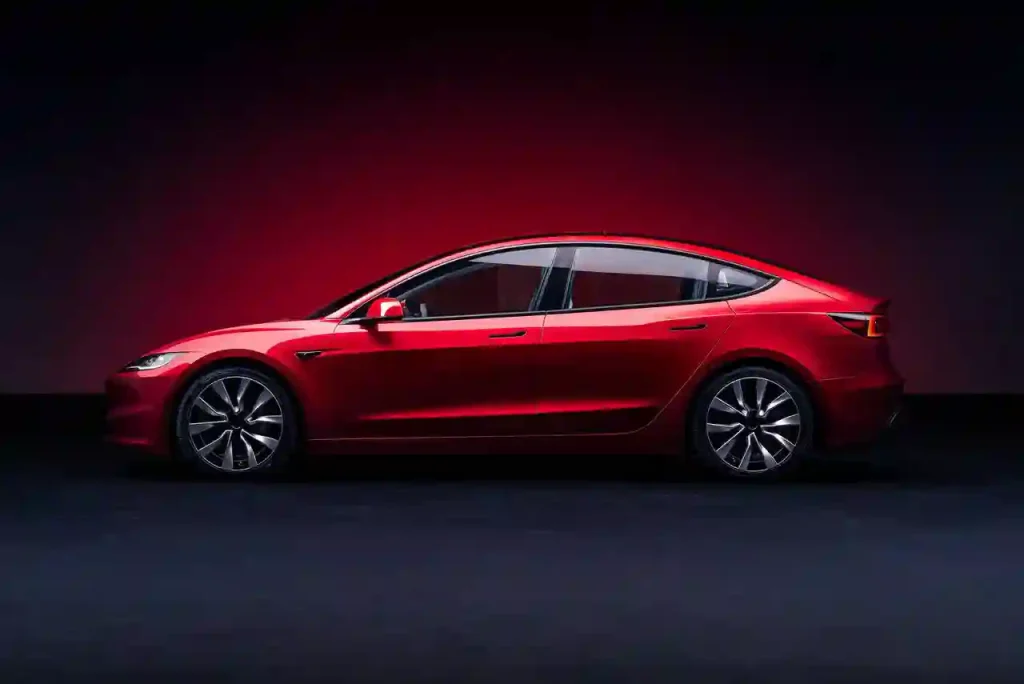 2025-Tesla-Model-3-15
