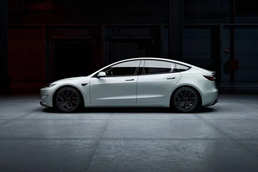 2025-Tesla-Model-3-19