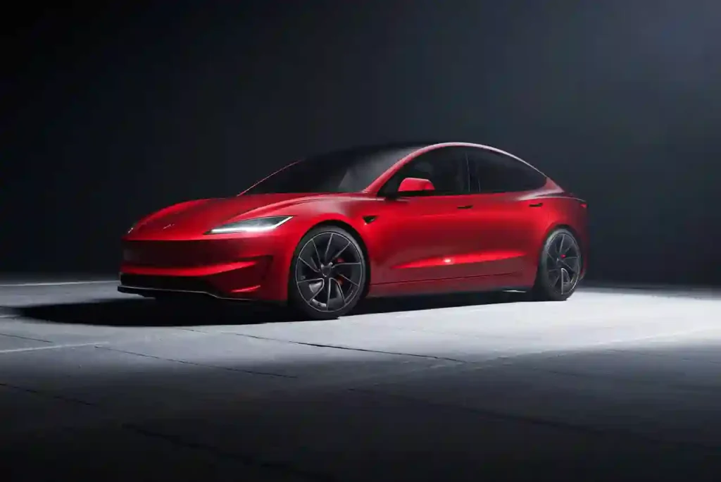 2025-Tesla-Model-3-2