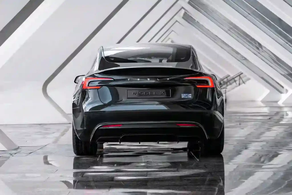 2025-Tesla-Model-3-24