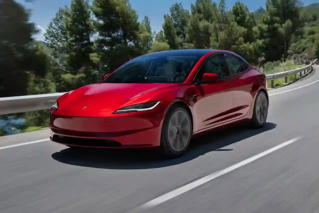 2025-Tesla-Model-3-26