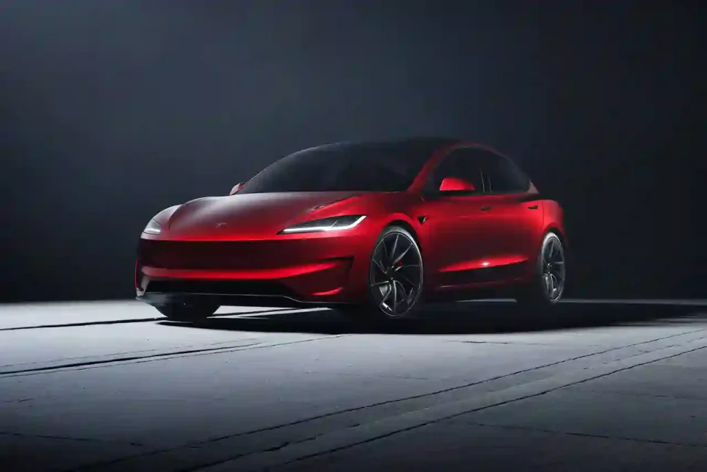 2025-Tesla-Model-3-3