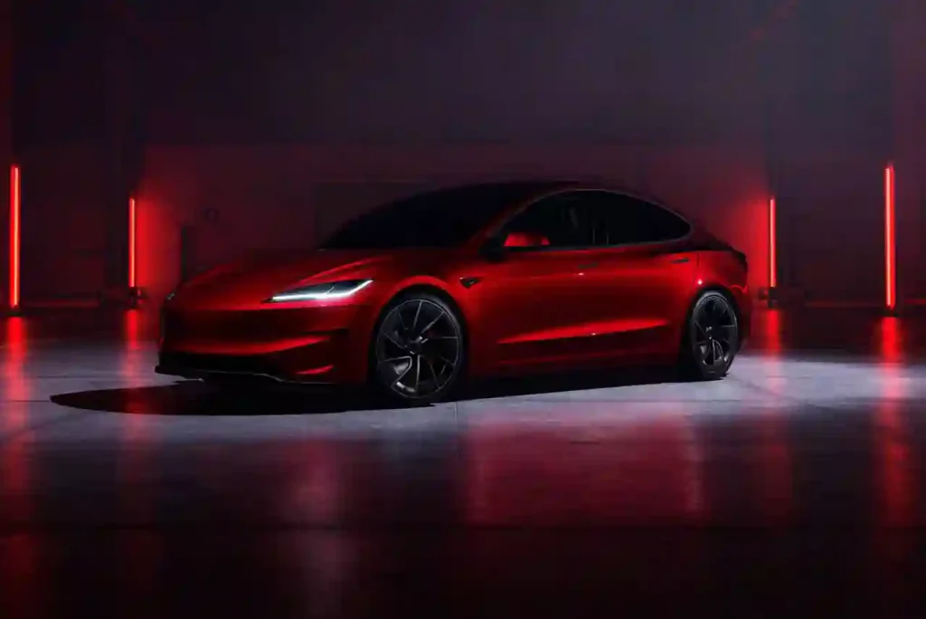 2025-Tesla-Model-3-5