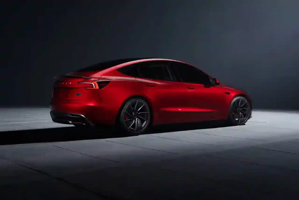 2025-Tesla-Model-3-8