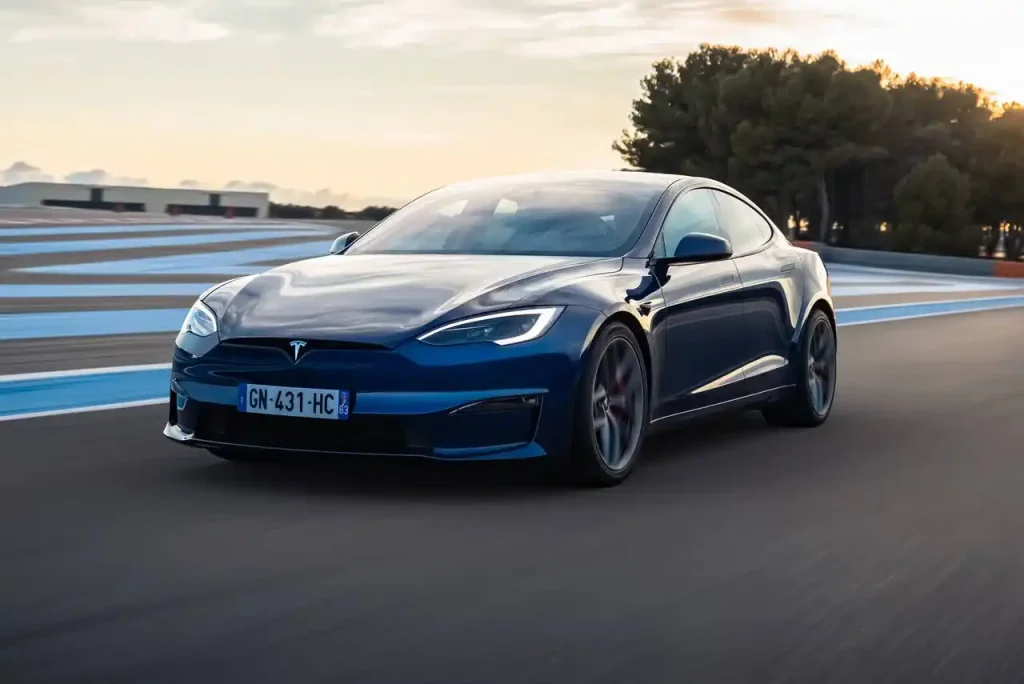 2025-Tesla-Model-S-15