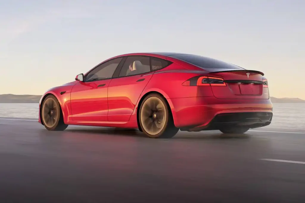 2025-Tesla-Model-S-19