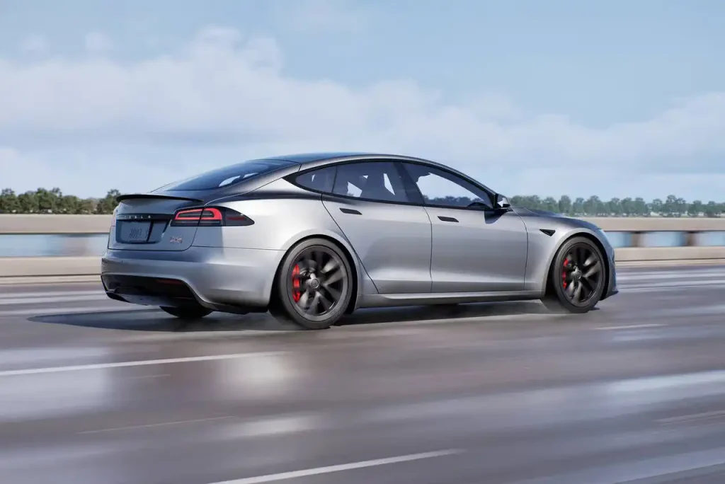 2025-Tesla-Model-S-21