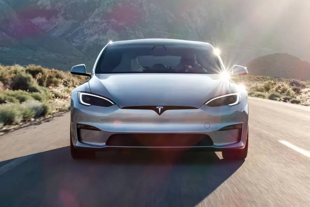 2025-Tesla-Model-S-23