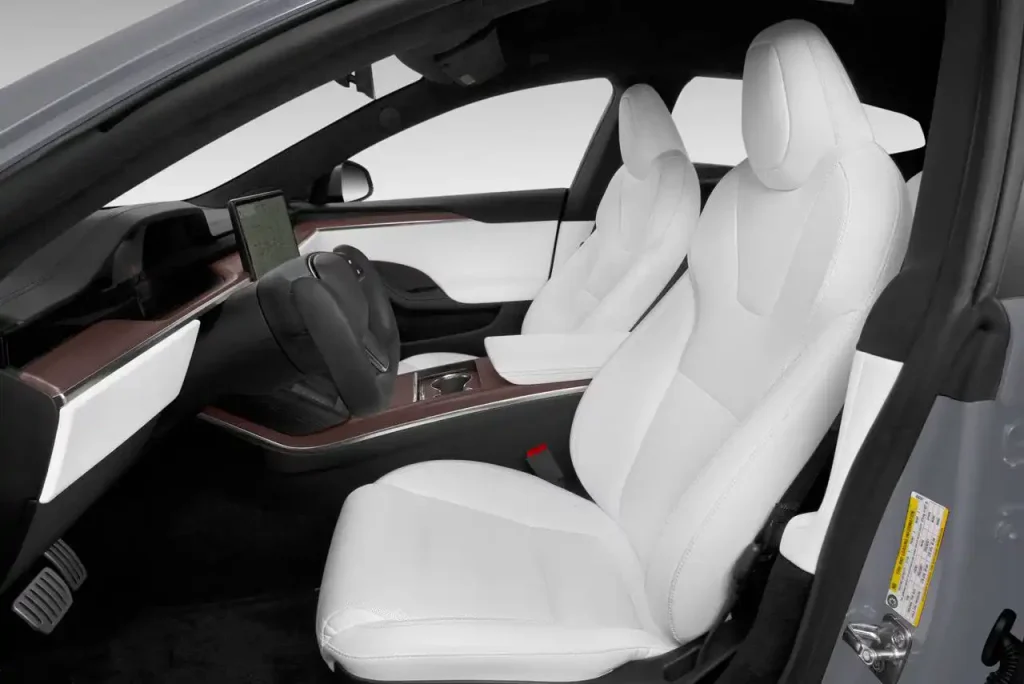 2025-Tesla-Model-S-26