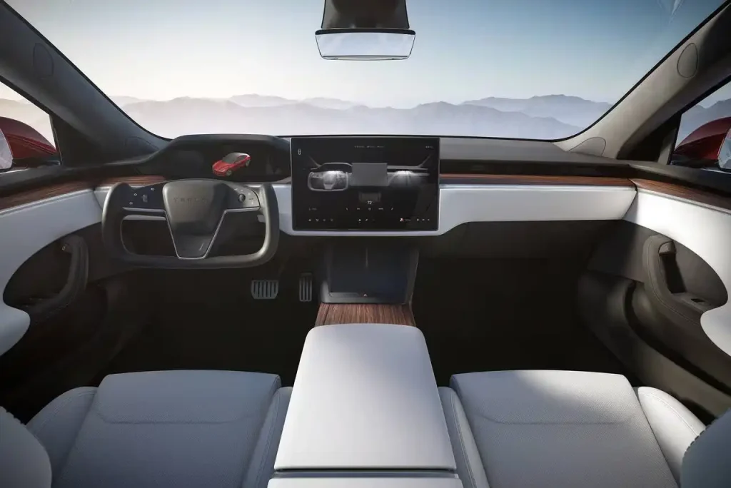2025-Tesla-Model-S-33