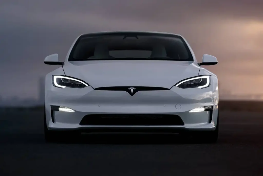 2025-Tesla-Model-S-4