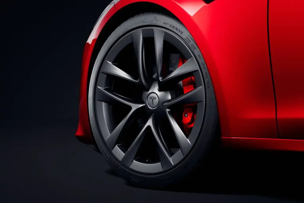 2025-Tesla-Model-S-57