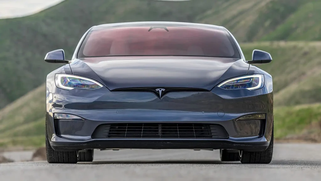 2025-Tesla-Model-S-8