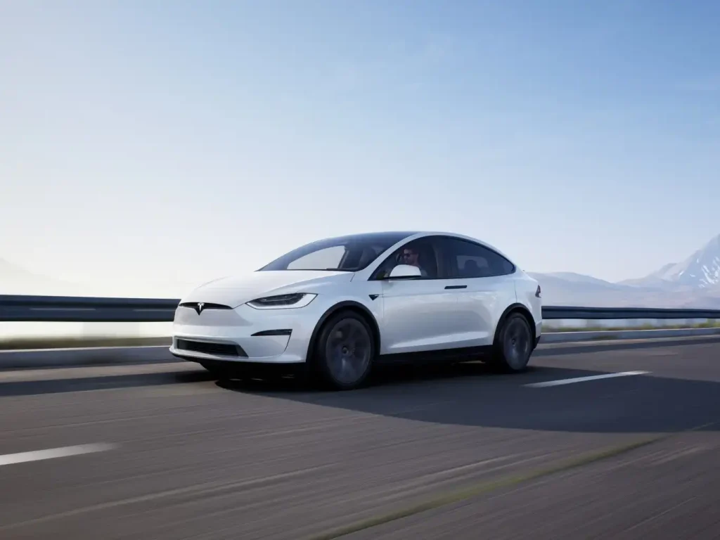 2025-Tesla-Model-X-14