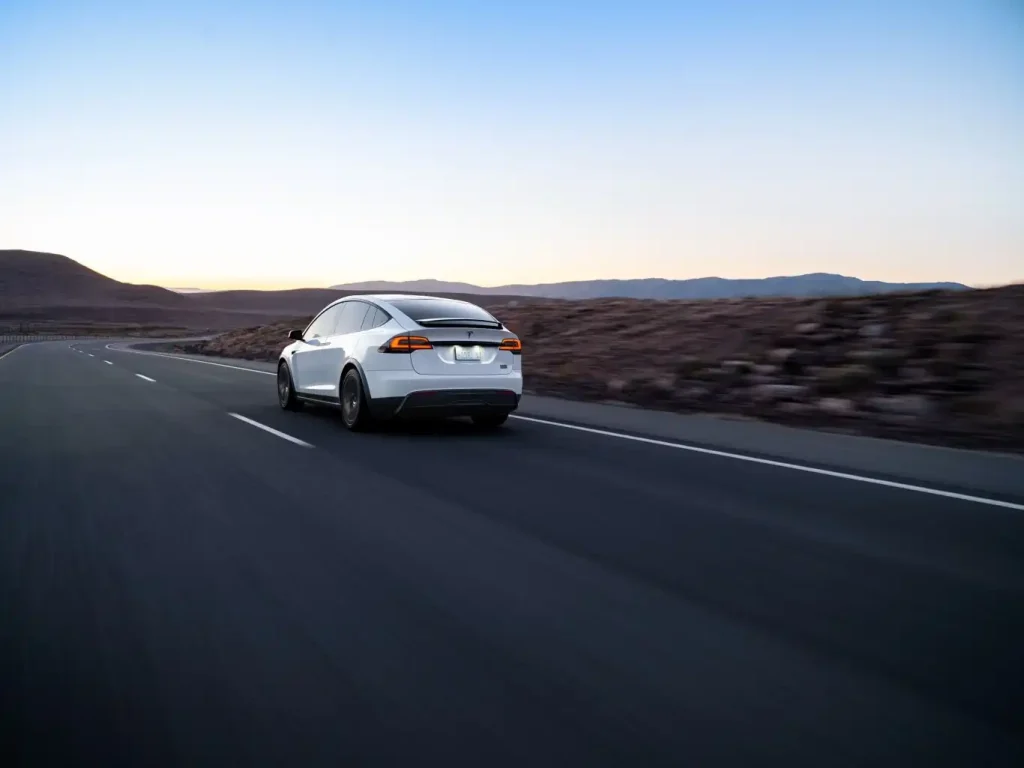 2025-Tesla-Model-X-15