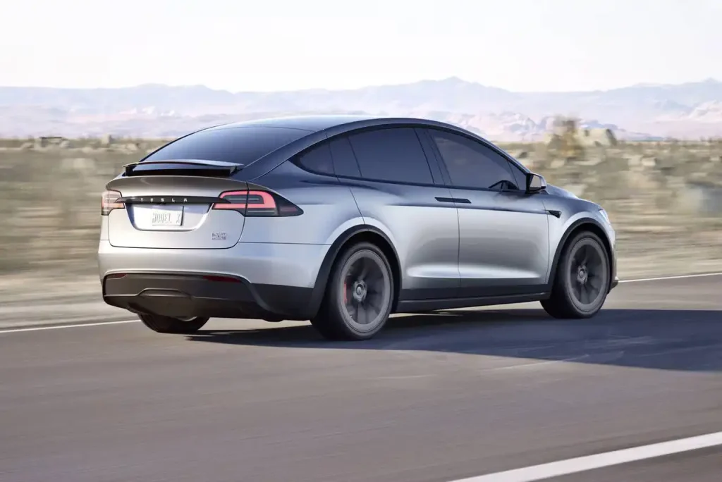 2025-Tesla-Model-X-17