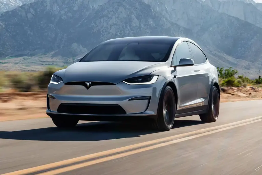 2025-Tesla-Model-X-18
