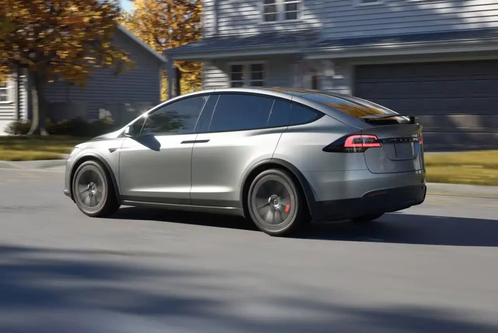 2025-Tesla-Model-X-21