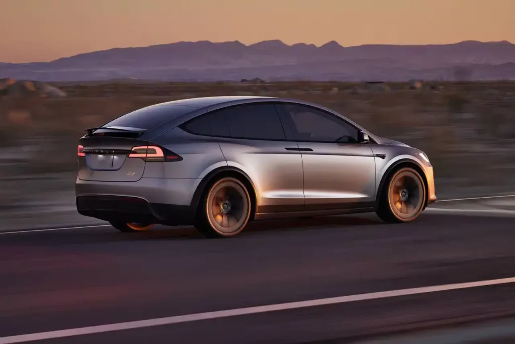 2025-Tesla-Model-X-23