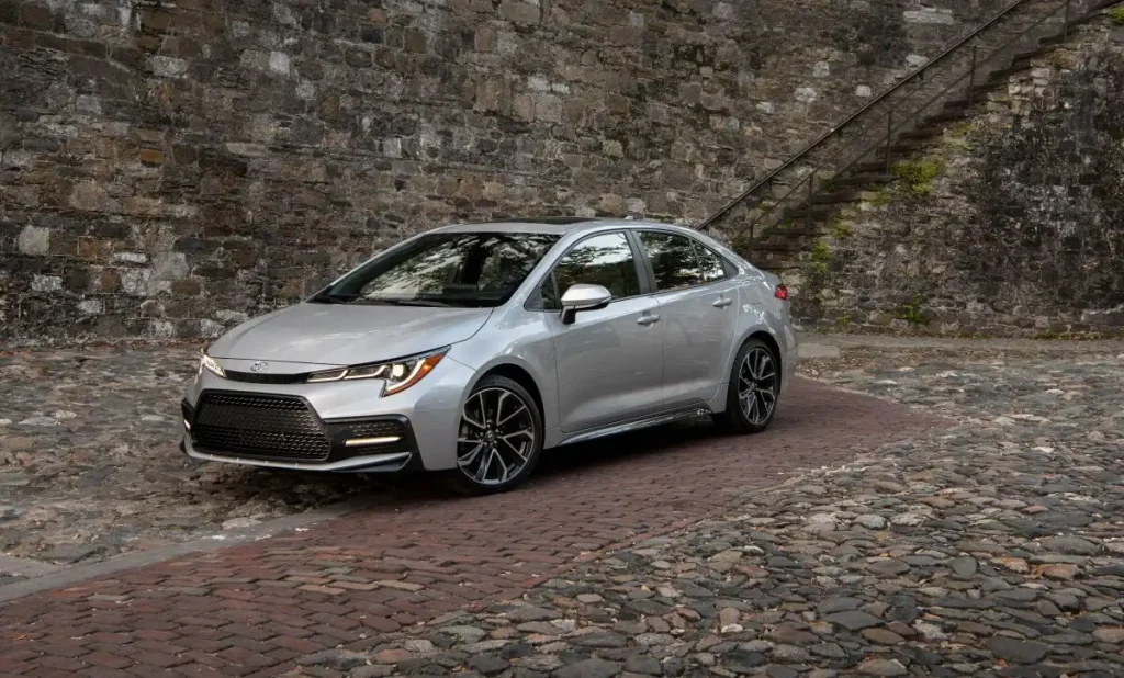 2025-Toyota-Corolla-10
