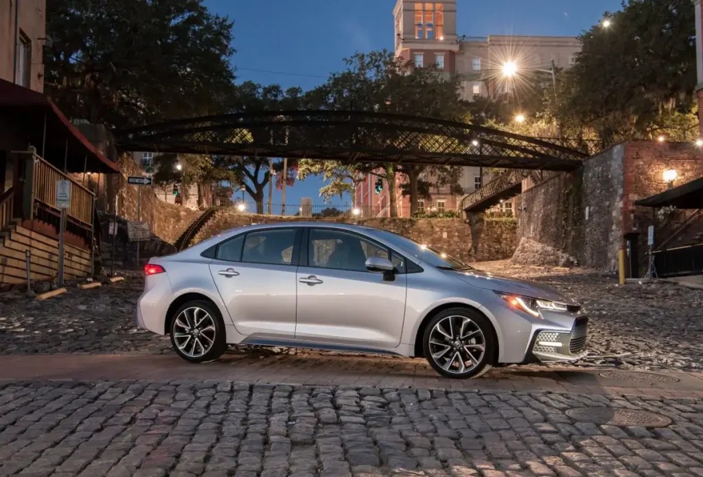 2025-Toyota-Corolla-11