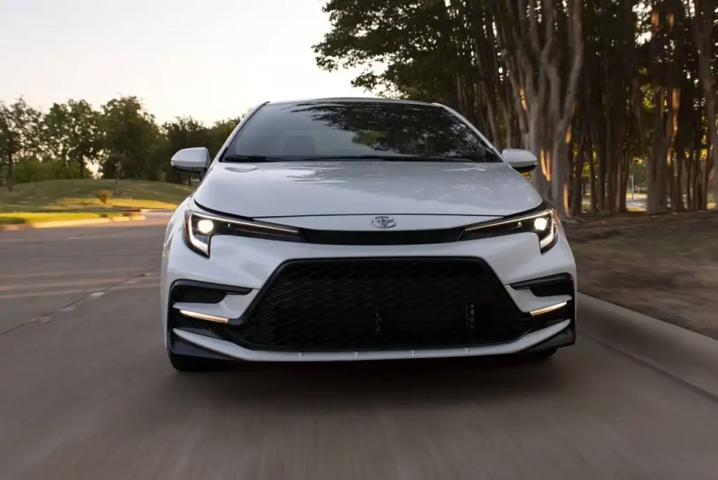 2025-Toyota-Corolla-25