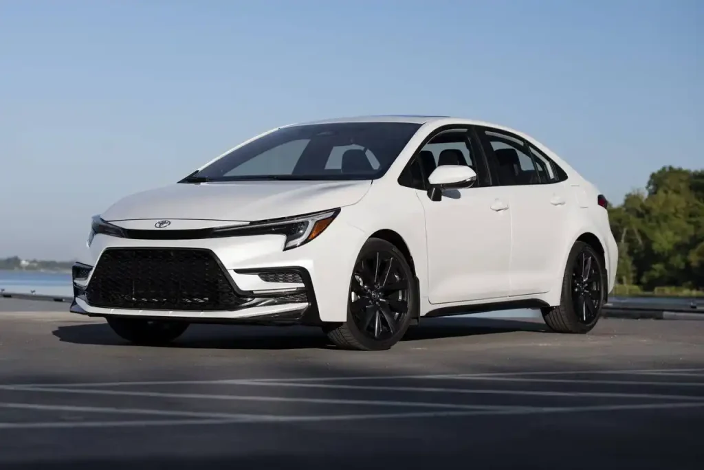 2025-Toyota-Corolla-4