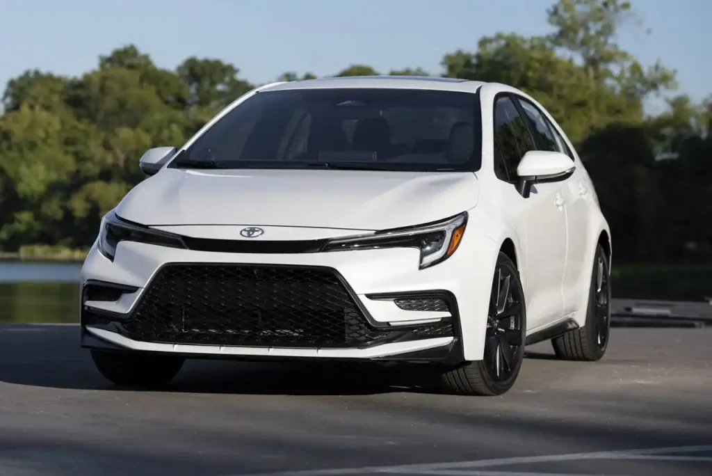 2025-Toyota-Corolla-5