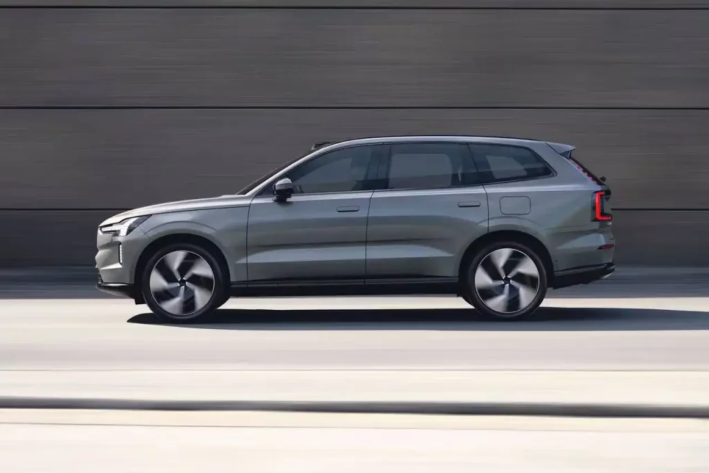 2025-Volvo-EX90-29