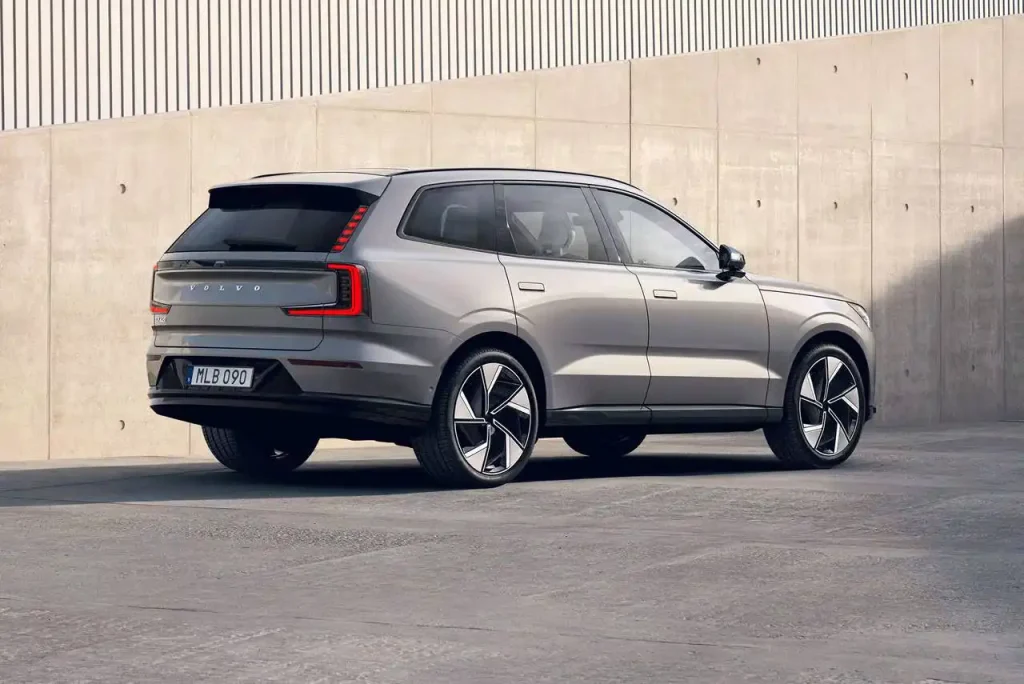 2025-Volvo-EX90-4