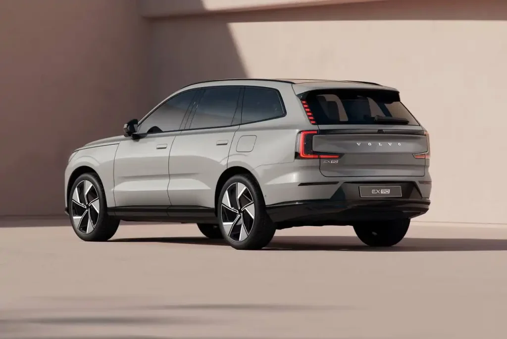 2025-Volvo-EX90-6