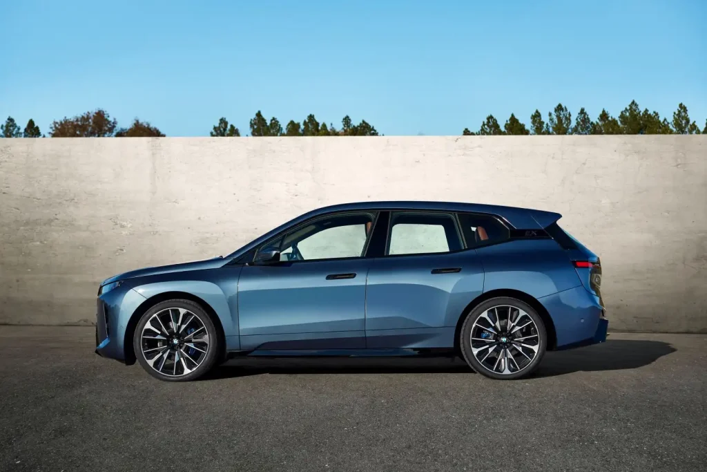 2026-BMW-iX-8