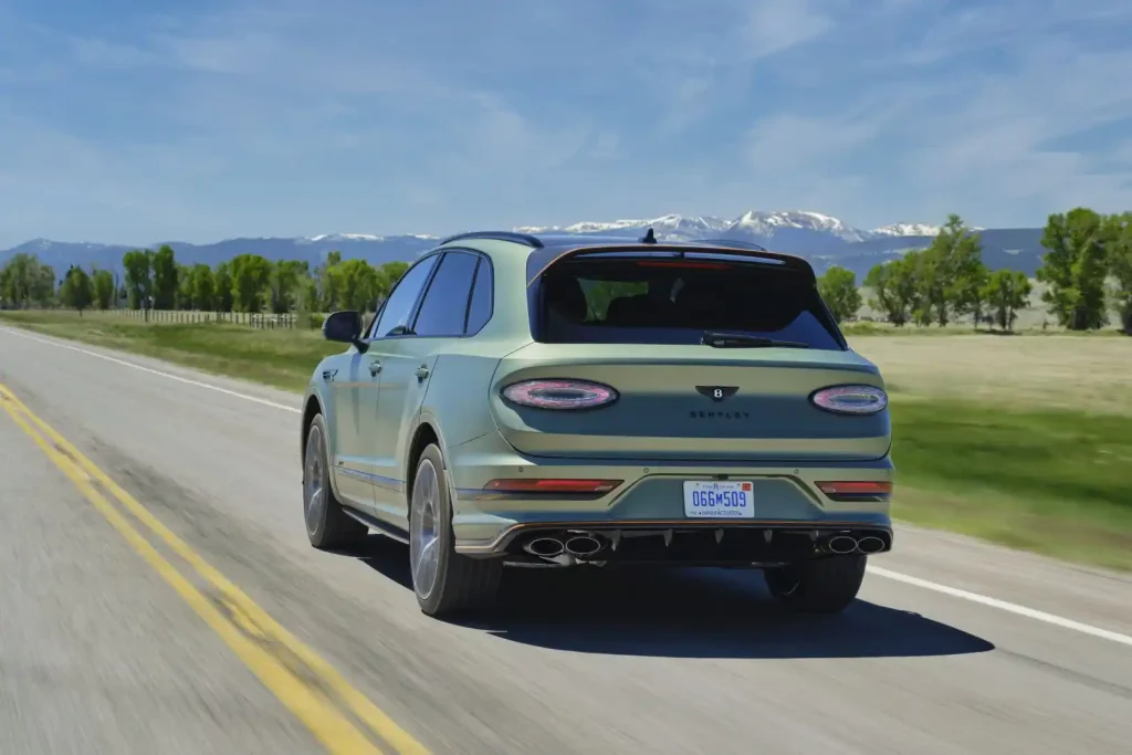 2026-Bentley-Bentayga-21