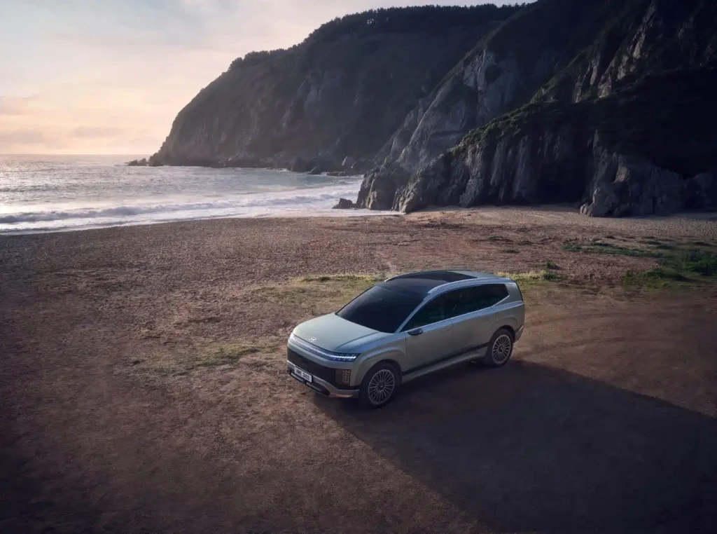 2026-Hyundai-Ioniq-9-12