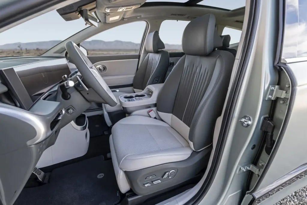 2026-Hyundai-Ioniq-9-32