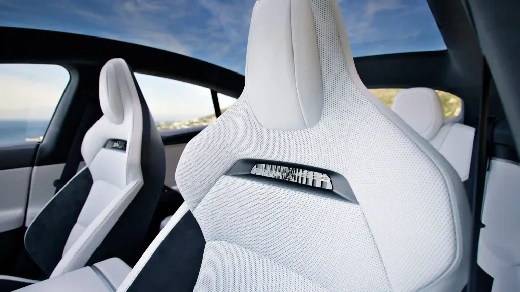 2026-Tesla-Model-S-13