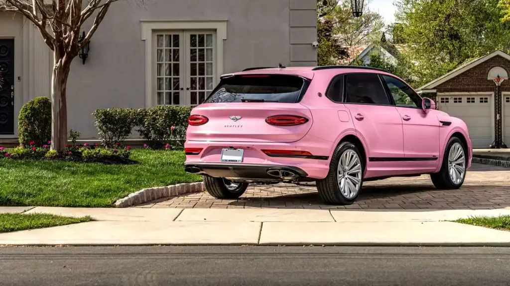 Bentley-Has-111-Colors—Yet-One-Buyer-Still-Chose-Pink-3